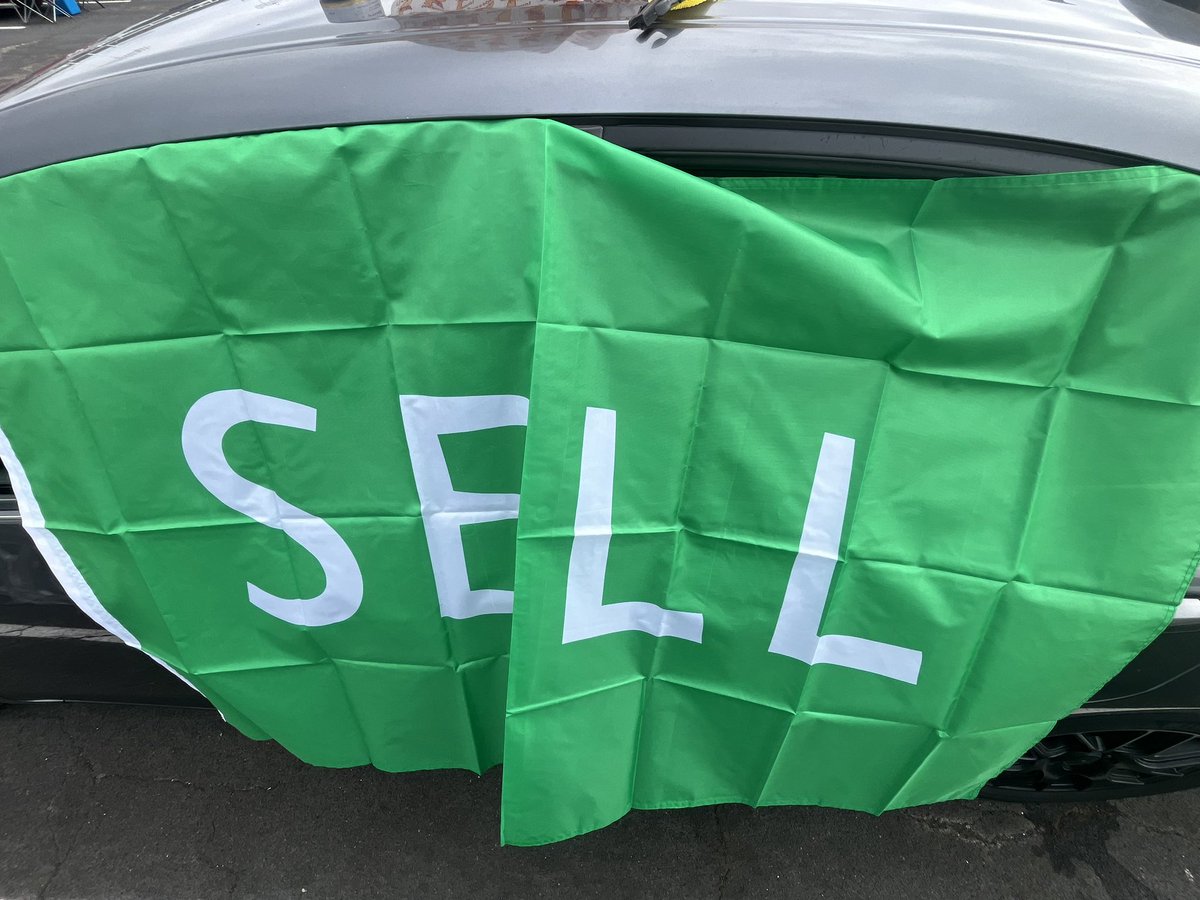 AnthonyHardin's tweet photo. It’s a bitter sweet day, but I’m going to embrace it nonetheless. #sell #greenandgold https://t.co/j8h5USPZo8