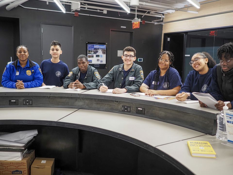DebDrew0528's tweet photo. Spotlight @WVID @nationalgridus FOUNDATION this #ThoughtfulThursday. WVI DolphinFound provides a Leadership &amp; Life Skills mentoring prog where students 15-18 combine stories of overcoming adversity w character development to achieve life and career success. #NGFLovesGiving_25yrs https://t.co/zUjb0VDa8g