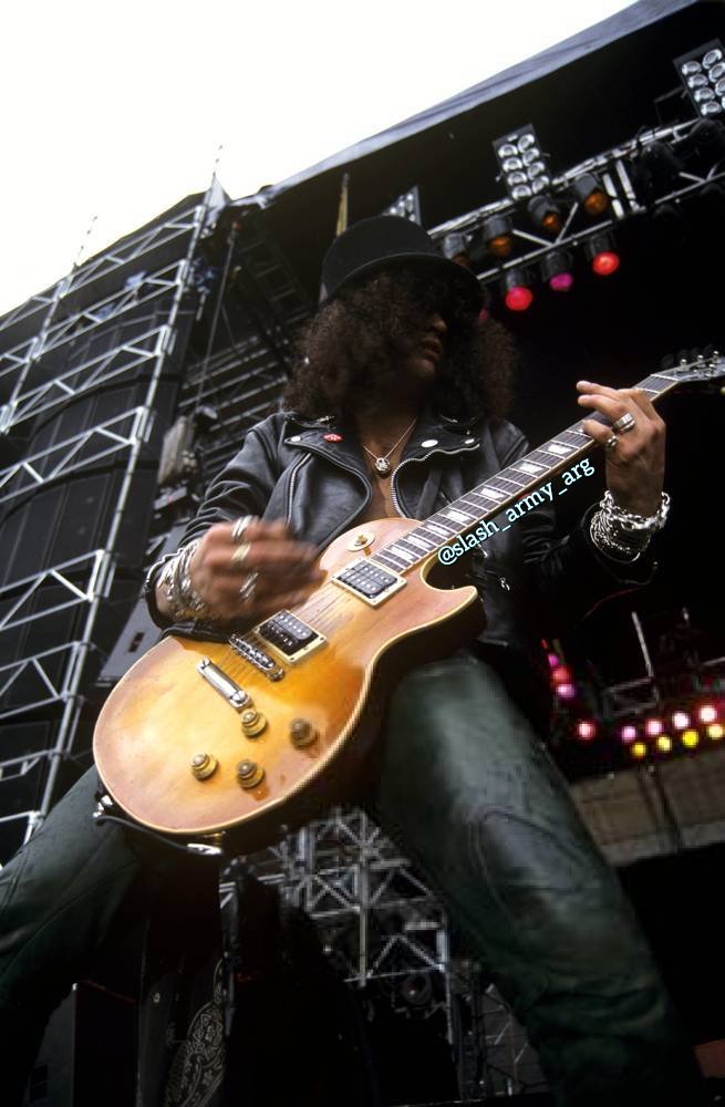 SlashArmy_ARG's tweet photo. ⚡ Slash en vivo con Snakepit en Europa. Junio/Julio de 1995 🐍
📸: Ola Bergman
•
•
•
#slash @slash #slashsnakepit #gibson #itsfiveoclocksomewhere https://t.co/dQNefvoV7u