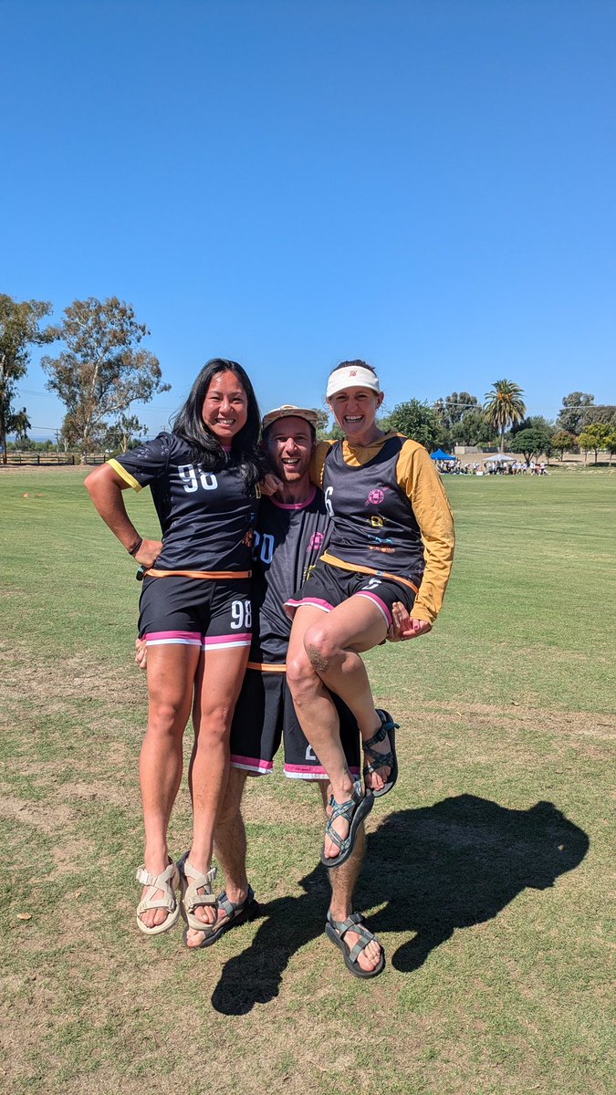 classyultimate's tweet image. Fly Like Mo
Lift Like Gabe
T-pose like Joel

Look Like Classy! The store is still open!