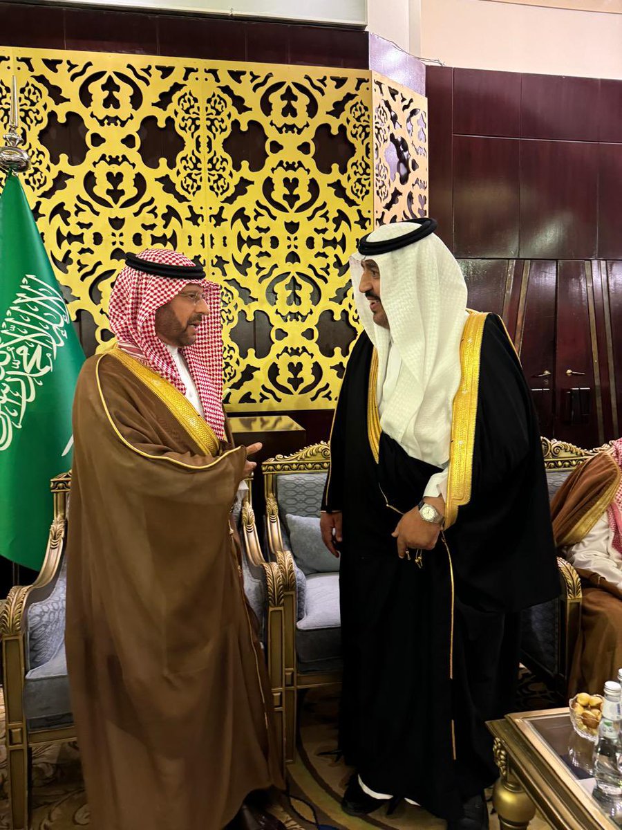 احتفى الشيخ فهد #الراضي العنزي - محافظ الشماسية - بزفاف ابنت شقيقة ابراهيم سفير المملكة في جمهورية قرغستان حضر الحفل معالي الفريق فياض #الرويلي والمستشار أحمد #الربيش وعدد من المسؤولين ورجال الاعمال ووجهاء المجتمع
#الروله
#الجلاس
#عنزه 
#منصة_الجلاس_الاعلامية_الرسمية