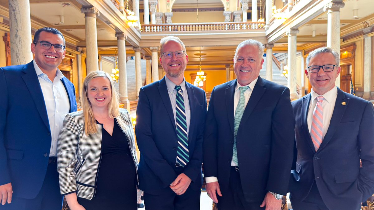 Adam Jones tweet media