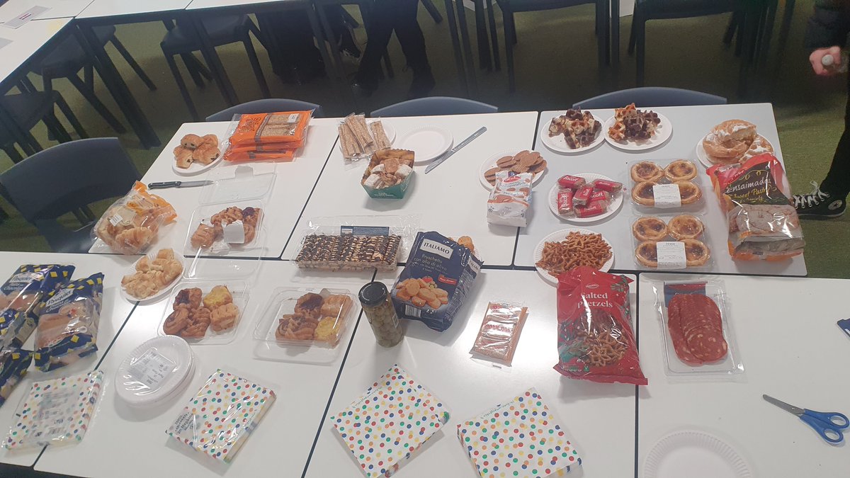 European Day of Languages was a success! At lunchtime, the department was buzzing with pupils trying different world foods and playing various language games and quizzes! #7000worldwidelanguages #wedon'tjustspeakEnglishhere #languagesarethefuture 🇫🇷 🇪🇸 🇩🇪 🌎 ❤️ 
<a href="/InverurieAcad/">Inverurie Academy</a>