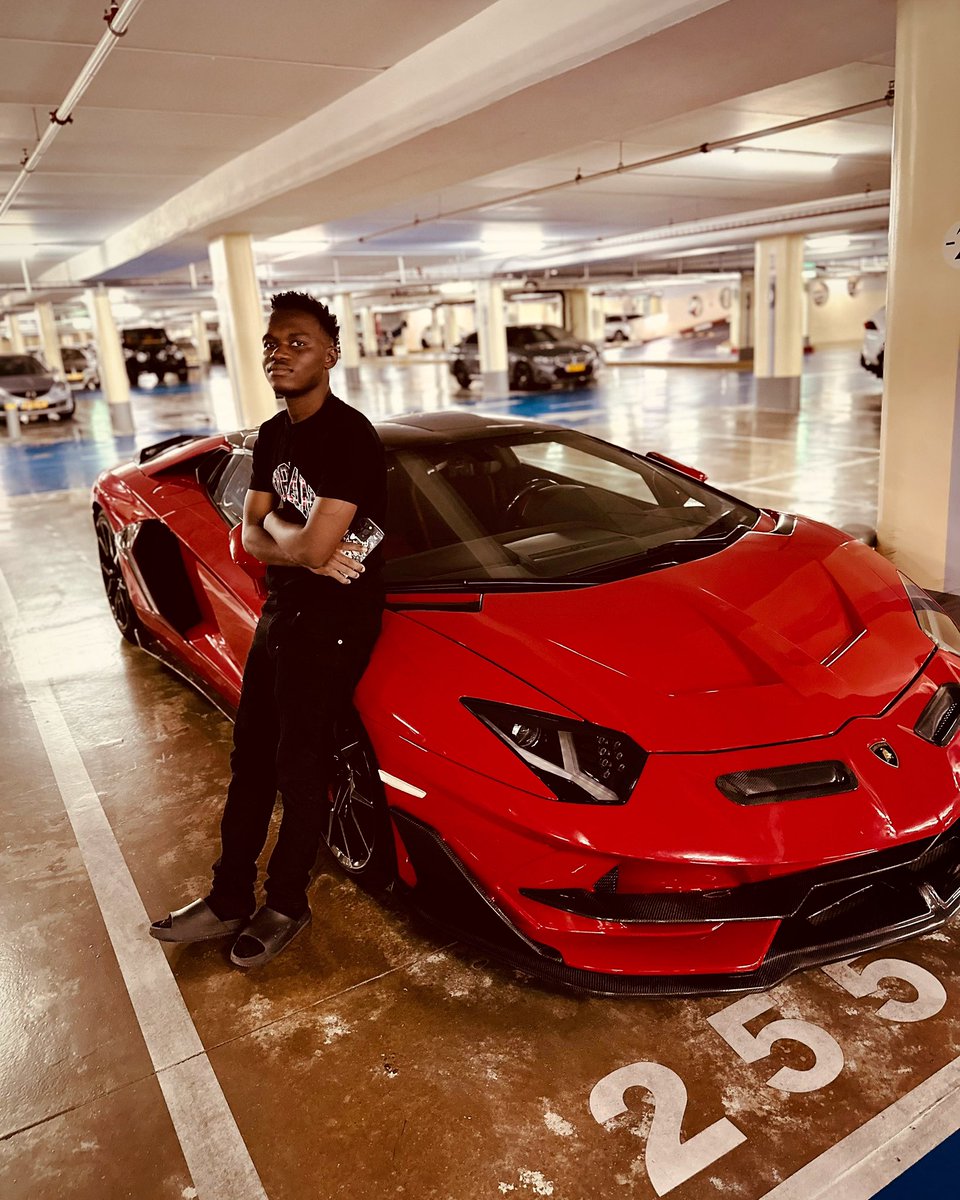 MARTINMUSOPOLE7's tweet photo. #Lamborghini Aventador 🔥🔥👍 https://t.co/yBME35IcMc