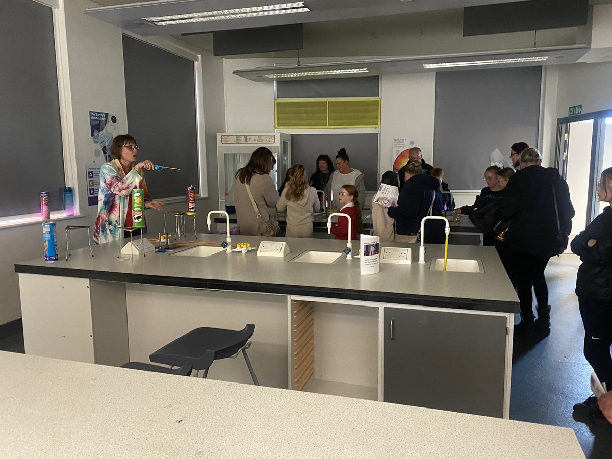 OAShafton Science (@oas_science) on Twitter photo Fantastic open evening for the <a href="/OutwoodShafton/">OA Shafton</a> Science Department tonight! We hope you enjoyed it as much as we did! Fantastic open evening for the <a href="/OutwoodShafton/">OA Shafton</a> Science Department tonight! We hope you enjoyed it as much as we did!