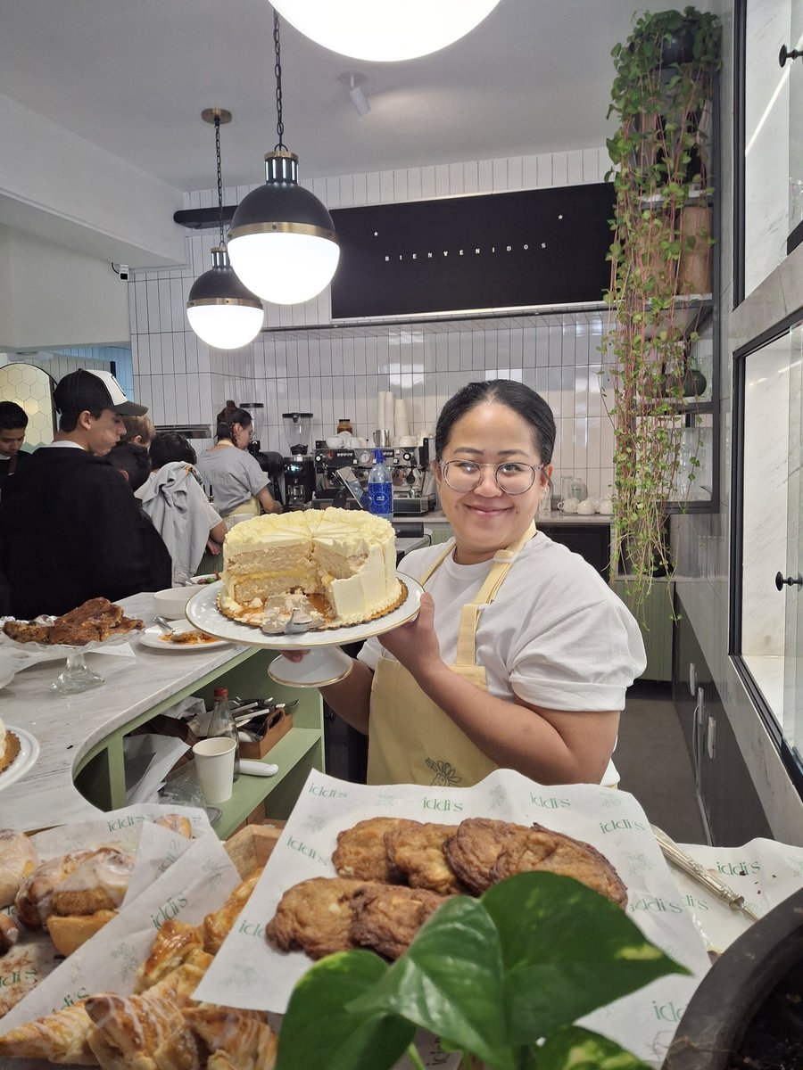 CaraMiabakery's tweet photo. Después de los sustos  de los micro sismos les recomendamos unos lugares en la CDMX para ir por un pancito y una cafe:

IDDIS bakery es un café con postres y pan dulce así como venta de pastel y sus deliciosos lates de lavanda 
UBICADO EN campeche 410  col. Condes esq. Amatlan https://t.co/P3EvpfCta4