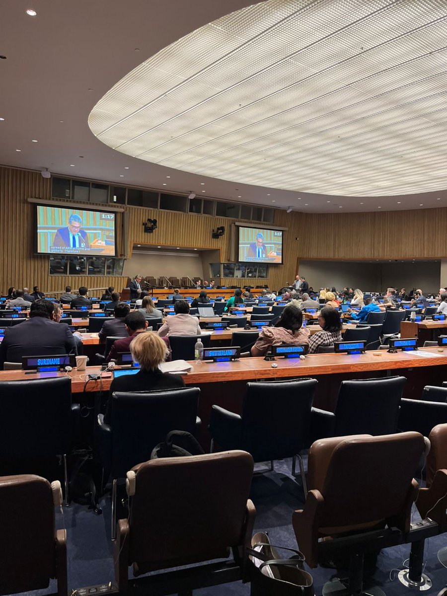 Today at the #UNGA High-Level Meeting on #AMR, world leaders committed to urgent action, including increased financing, multisectoral collaboration &amp; One Health approach to combat AMR.
Strong, decisive action is vital to tackle the threat of AMR &amp; ensure a safer, healthier world.