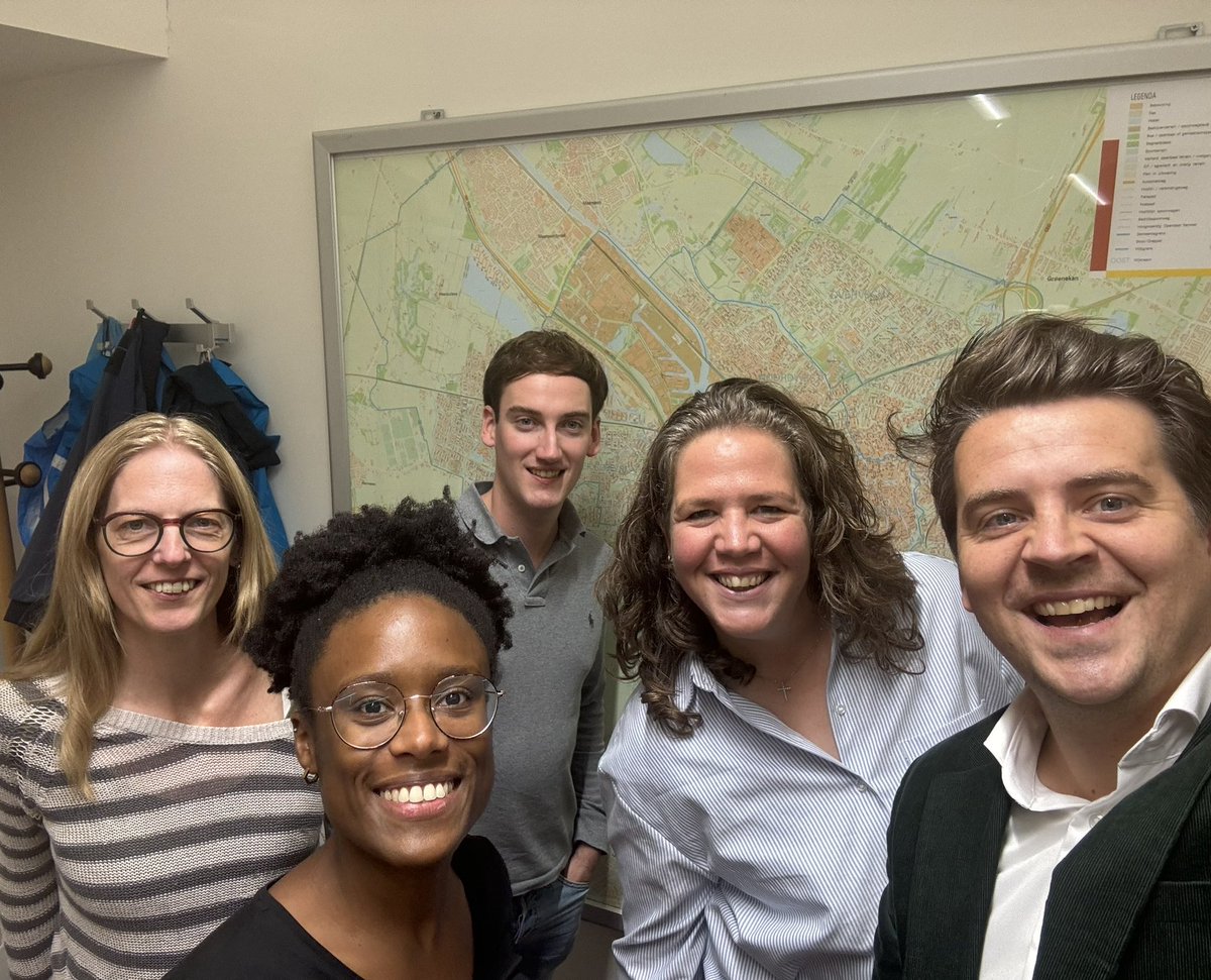 Carlijn Niesink (@carlijnniesink) on Twitter photo Met de raad van Leeuwarden op bezoek in Utrecht. Dan kan ik natuurlijk niet anders dan ook gezellig even langs gaan bij de fractie van <a href="/CUUtrecht/">ChristenUnie Utrecht</a>. Dank voor de gezelligheid! Met de raad van Leeuwarden op bezoek in Utrecht. Dan kan ik natuurlijk niet anders dan ook gezellig even langs gaan bij de fractie van <a href="/CUUtrecht/">ChristenUnie Utrecht</a>. Dank voor de gezelligheid!