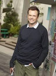 swordnadir's tweet photo. greetings twitter., i might’ve just met joel mchale… i’ll have to get back to you guys on that though https://t.co/76yhwhwF85