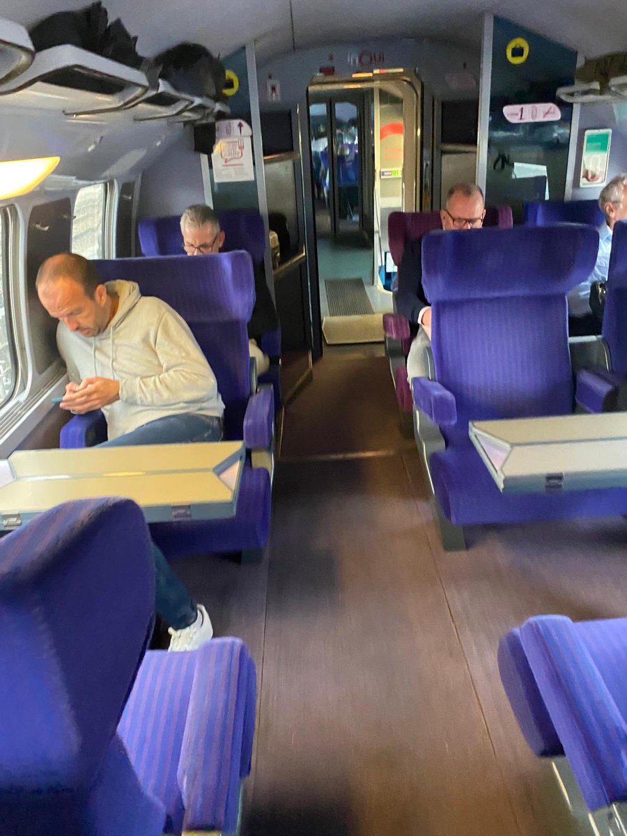 DamienRieu's tweet image. La lutte des classes mais toujours en première classe @mbompard ? ✊💰