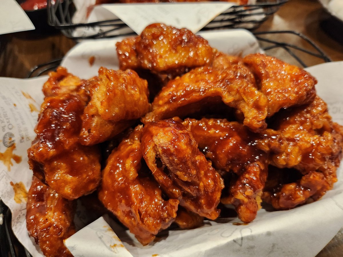 오늘 내 옆 테이블 일본 여성 카와이 😍
#교촌 #치킨 #카와이