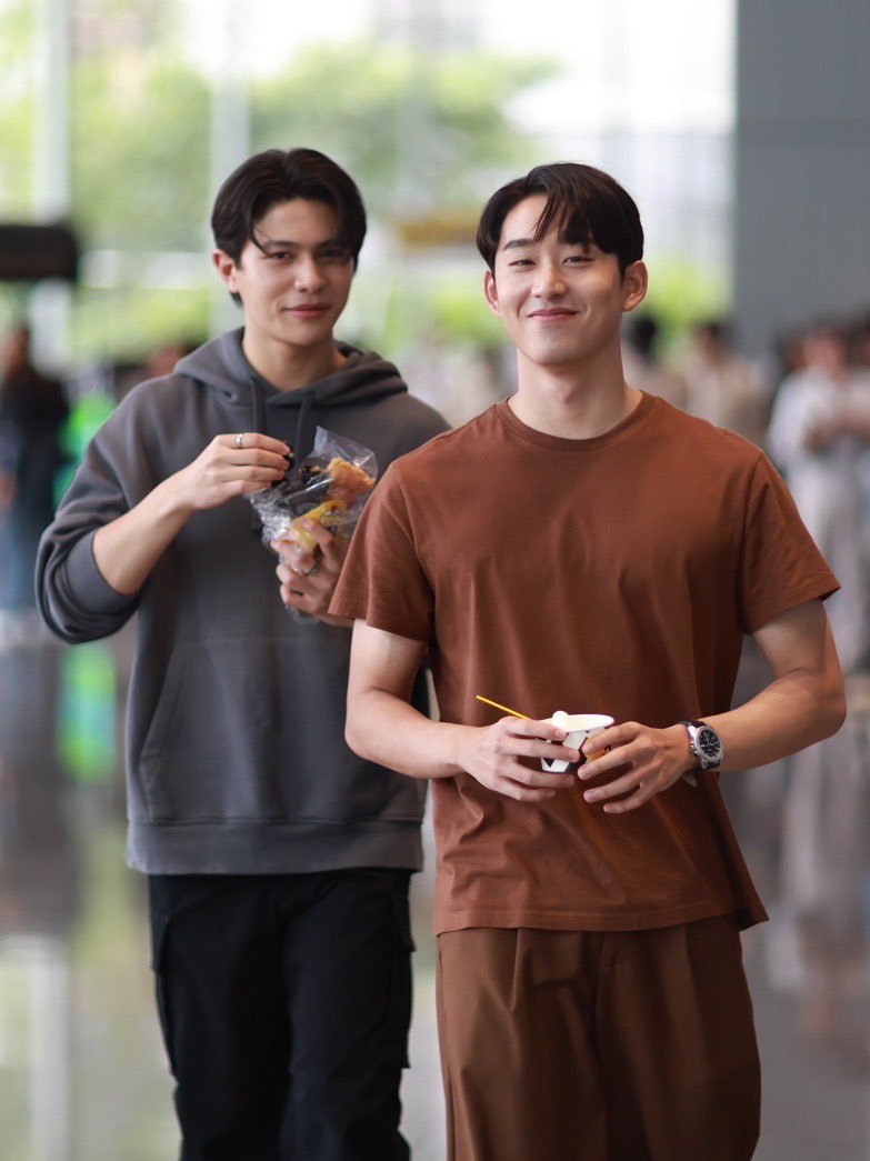 harxeuphoria's tweet photo. our thamepo today 😭💗

˗ˏˋ ꒰ #williamjkp #WilliamEst #est_rvp ꒱ ˎˊ˗
˗ˏˋ ꒰ #LYKN #ThamePoSeries #ThamePoSeriesQ25 ꒱ ˎˊ˗ https://t.co/imt6Cjz4ls