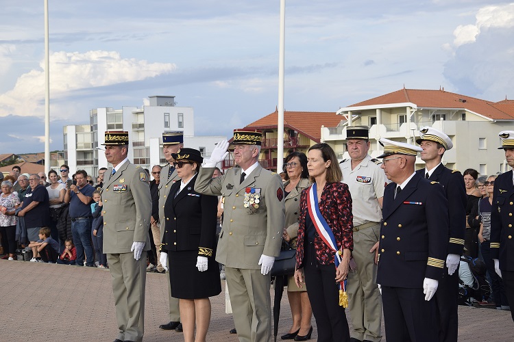Prefecture40's tweet image. #Cérémonie I 170ème anniversaire du 17e groupe d'artillerie de #Biscarrosse 🪖                                               Le 21 septembre, Stéphanie Monteuil, secrétaire générale de la préfecture des #Landes, a assisté à l'émouvante cérémonie de commémoration en présence des