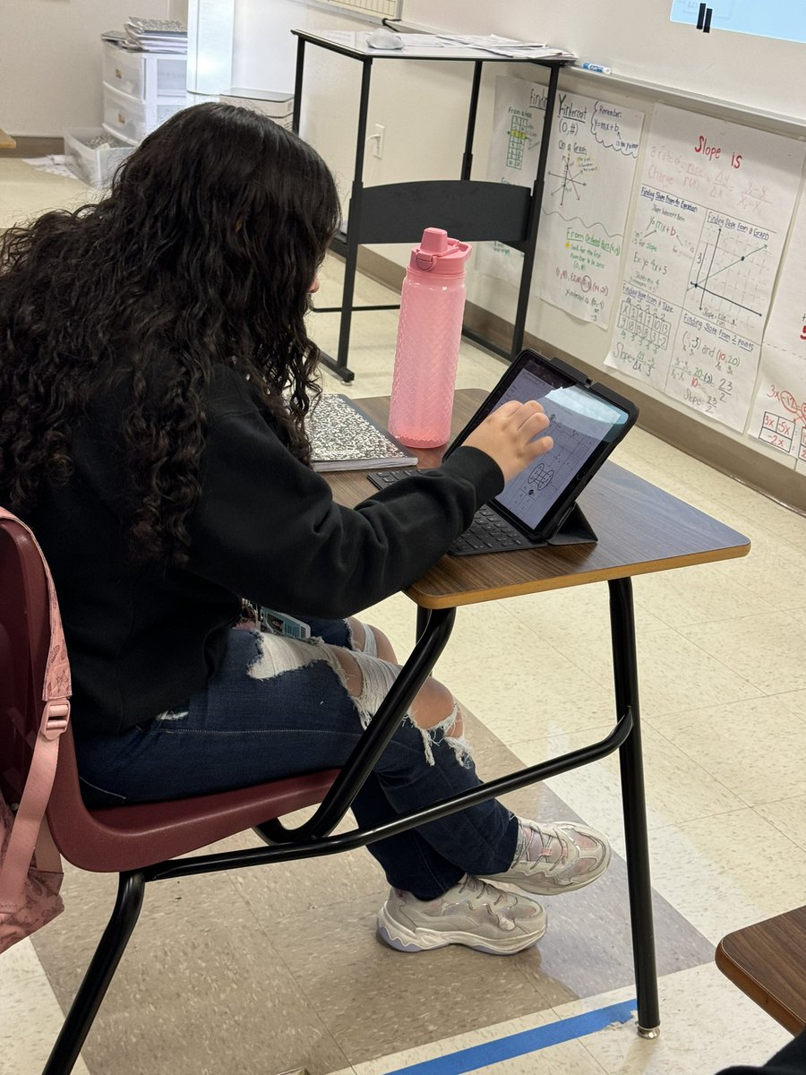 Lori Mowl tweet media