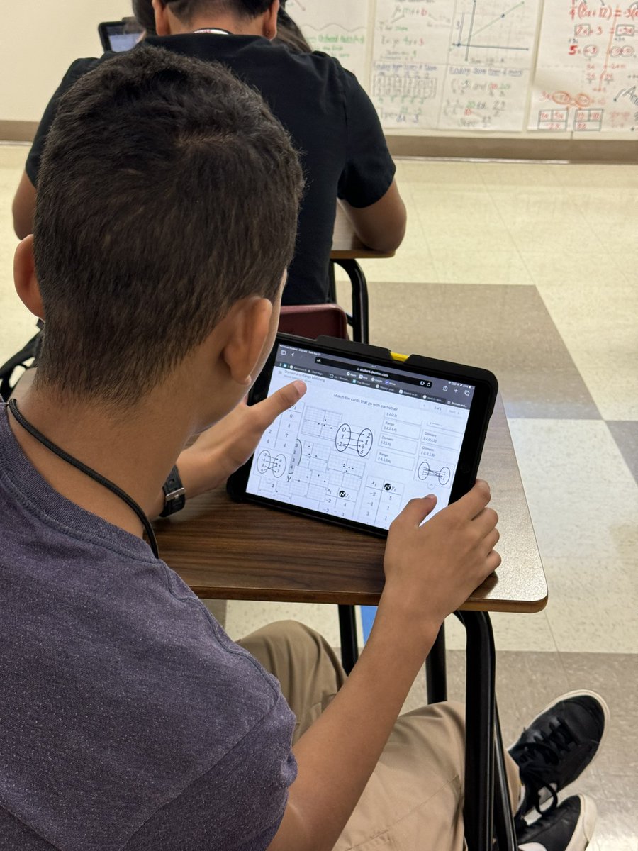 Lori Mowl tweet media