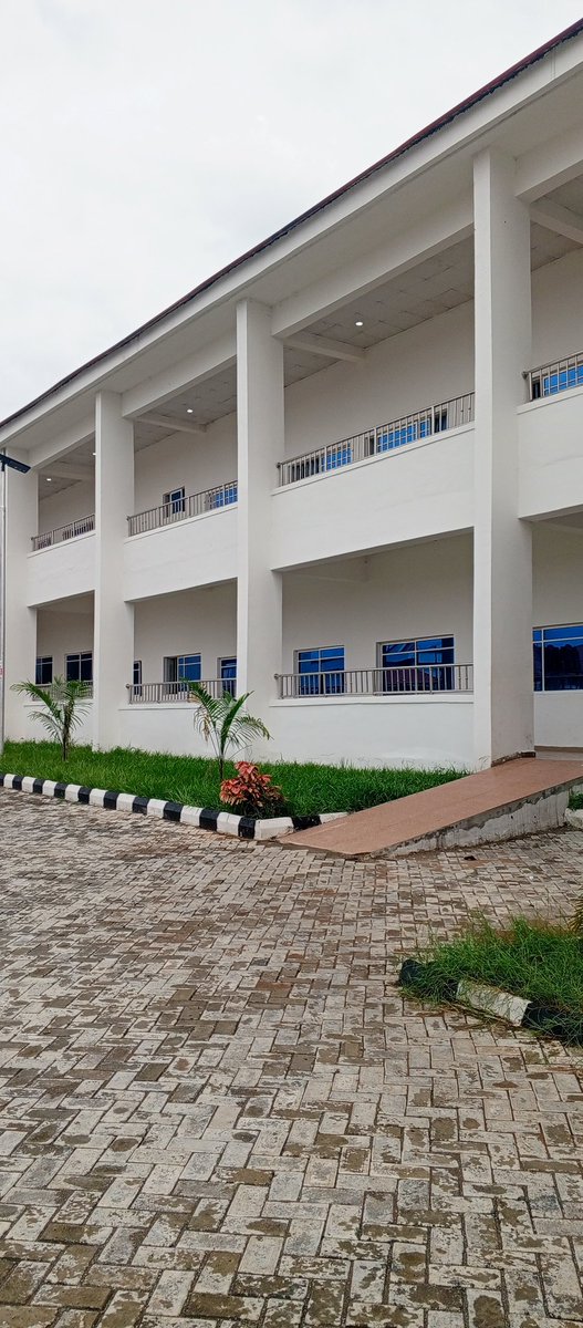DOYOUKNOW_Naija's tweet photo. NEW MALE SURGICAL WARD HAS BEEN COMPLETED AT THE NNAMDI AZIKIWE UNIVERSITY TEACHING HOSPITAL AT NNEWI, ANAMBRA STATE!

#PositiveFactsNG

Do you know that a brand new male surgical ward has been built at the Nnamdi Azikiwe University Teaching Hospital at Nnewi in Anambra State? https://t.co/X2uh1J7gpI