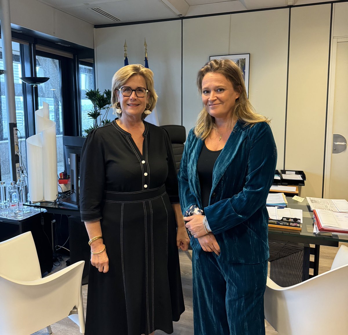mapoussier's tweet photo. Avec @oliviagregoire nous partageons une conviction : l’économie sociale et solidaire est reconnue et doit être toujours soutenue à l’échelle locale comme nationale. 

Merci @oliviagregoire d’avoir poursuivi cet objectif essentiel. 

@MaximeBaduel https://t.co/saCLApDTSV