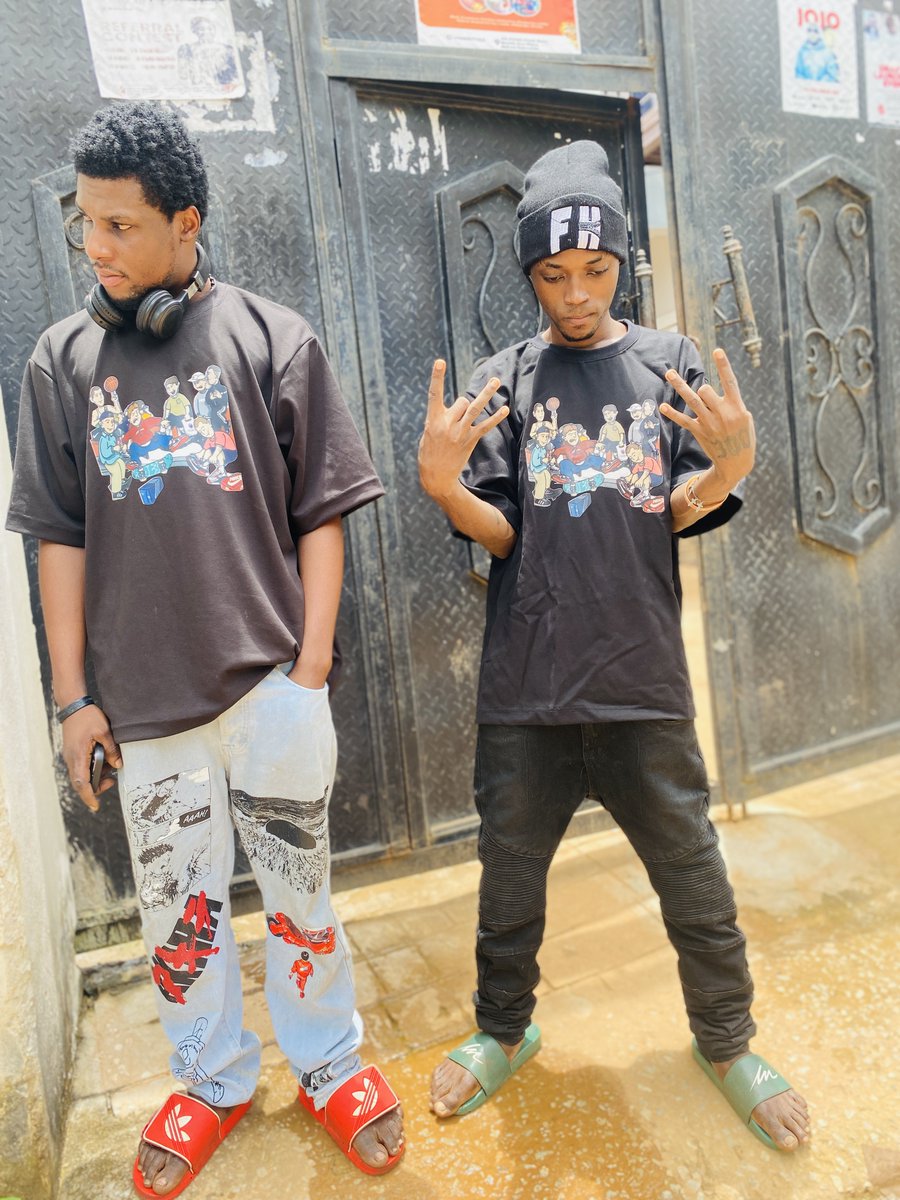 femmyhub's tweet photo. Catch our CEO Femmymafia & the one and only Hypertension flexing in the CKMB MERCH like it was made for them ๐ฅ๐ฏ.
When the bosses rock it, you know itโs elite! ๐๐
#CKMB #femmyhub #wearfh #fhttw https://t.co/dQgIMF2MeB