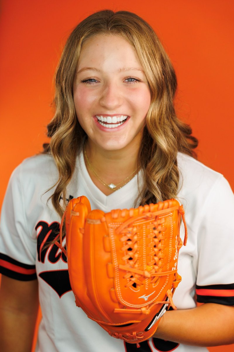 P_Roberson2026's tweet photo. GO BEARS!!! 🖤🧡 #committed @LindsayFico @cara_parker13 @courtneygettins @ImpactHolcombe https://t.co/hFY4uQ43ov