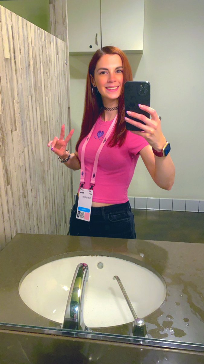 Ele ➡️ TwitchCon SanDiego tweet media