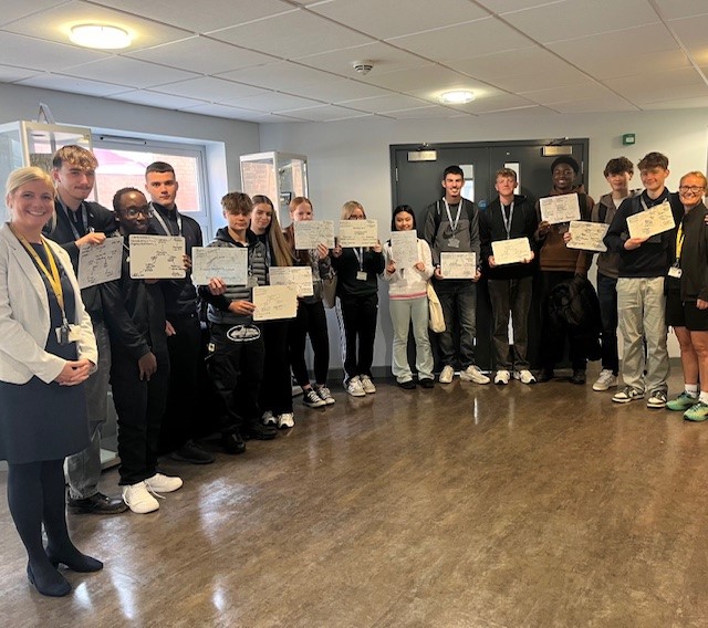 SharnbrookAca's tweet image. Great to see so many students at Proud Table today, including some of our brilliant Year 12s! Well done to all.
#teamsharnbrook