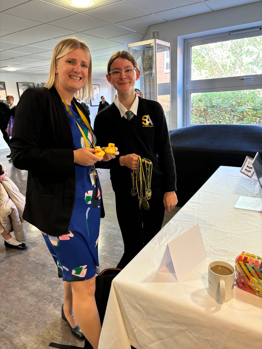 SharnbrookAca's tweet image. Great to see so many students at Proud Table today, including some of our brilliant Year 12s! Well done to all.
#teamsharnbrook