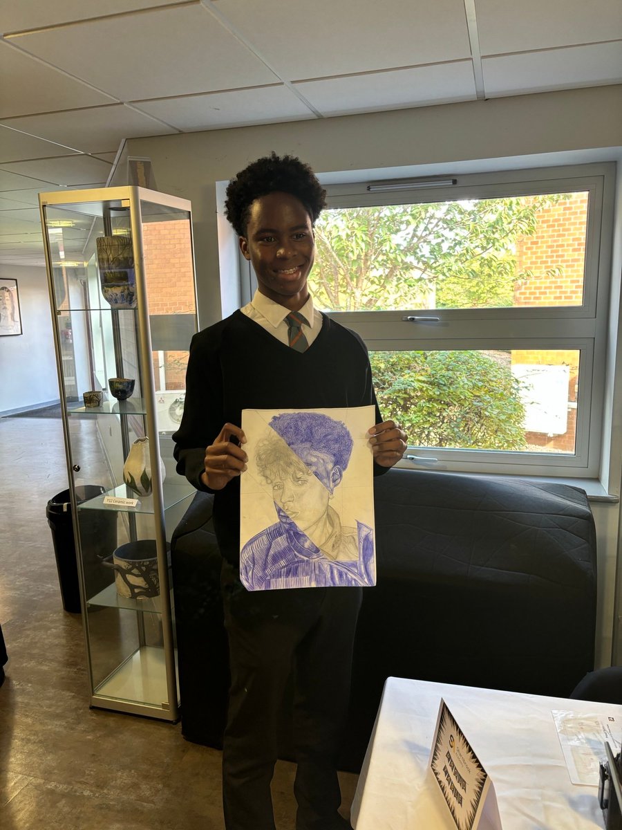 SharnbrookAca's tweet image. Great to see so many students at Proud Table today, including some of our brilliant Year 12s! Well done to all.
#teamsharnbrook