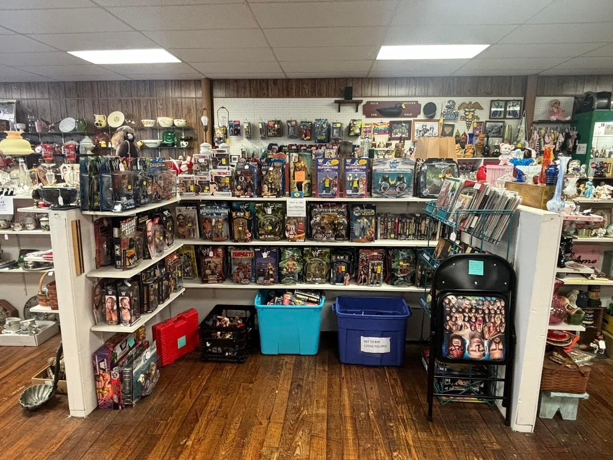 RefLarrysWC's tweet photo. ๐ FALL EXTRAVAGANZA๐
Is going on this week! MAKE SURE TO STOP IN FOR ALL THE SALES!!!
SEE FLYER BELOW FOR HOURS!
Located inside Mother Tucker's Antiques & Collectibles
566 N. Reading Rd, Ephrata, PA 17522
Weโre VENDOR REF, Booth & Trophy case # 6!
#fallextravaganza https://t.co/WwI3BFf9gw