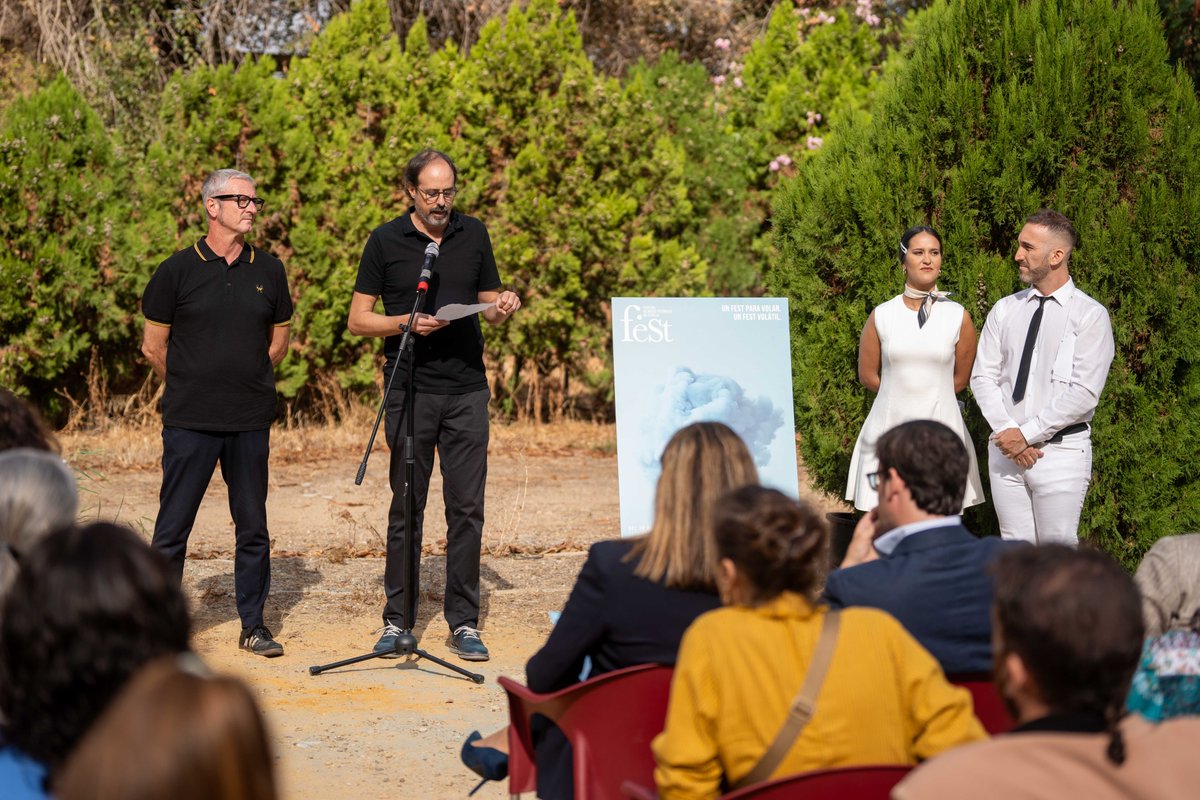 sevillafeSt's tweet photo. Han intervenido José Mª Roca, director de feSt 2024 y de @platea_odeon; Ricardo Iniesta, dir. de @tntatalaya y pte. de @escenarios_sevilla, Maite Lozano, dirª de @vientosurteatro; y Ángel López y Elías Sevillano, directores de @salaceroteatro y de @teatrolafundiciondesevilla. (+) https://t.co/m7nMvPT4EA
