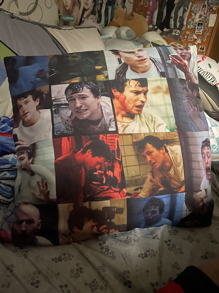 subcorpion27's tweet photo. I won't have sleep paralysis tonight. My Adam Stanheight pillow will protect me https://t.co/ORPpaI84sX