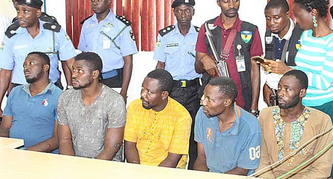 horlanrewajunu1's tweet photo. BREAKING: Kwara State High Court has sentenced the five suspects involved in the #OffaRobbery case to death by hanging.
In April 2018, some armed robbers stormed Offa, robbed at least five banks and killed several people. https://t.co/H7kteQaJ1F
