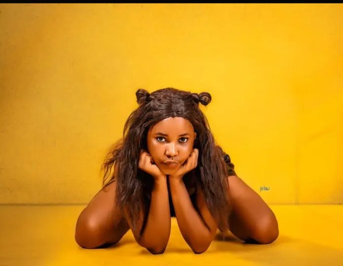 Xaviour77's tweet image. Another Upcoming Ugandan female artiste has blessed us with a nude video 😔😔

Check video in the comment