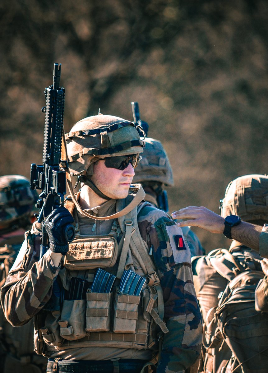 RICM_off's tweet image. #JeudiPhoto #troupesdemarine #RICM

@troupesdemarine 
@9_BIMa_AdT 
@armeedeterre