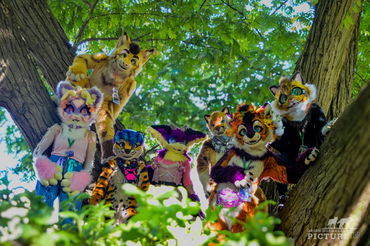 Die Eurofurence 28 war ein Riesenspaß! Vielen Dank für dieses wunderbare Abenteuer, vielen Dank an all die unglaublichen Spezien und Menschen die lange Zeit  nicht  mehr  gesehen hatte und mit denen ich einen Moment teilen durfte. Bis nächstes Jahr, Hamburg!