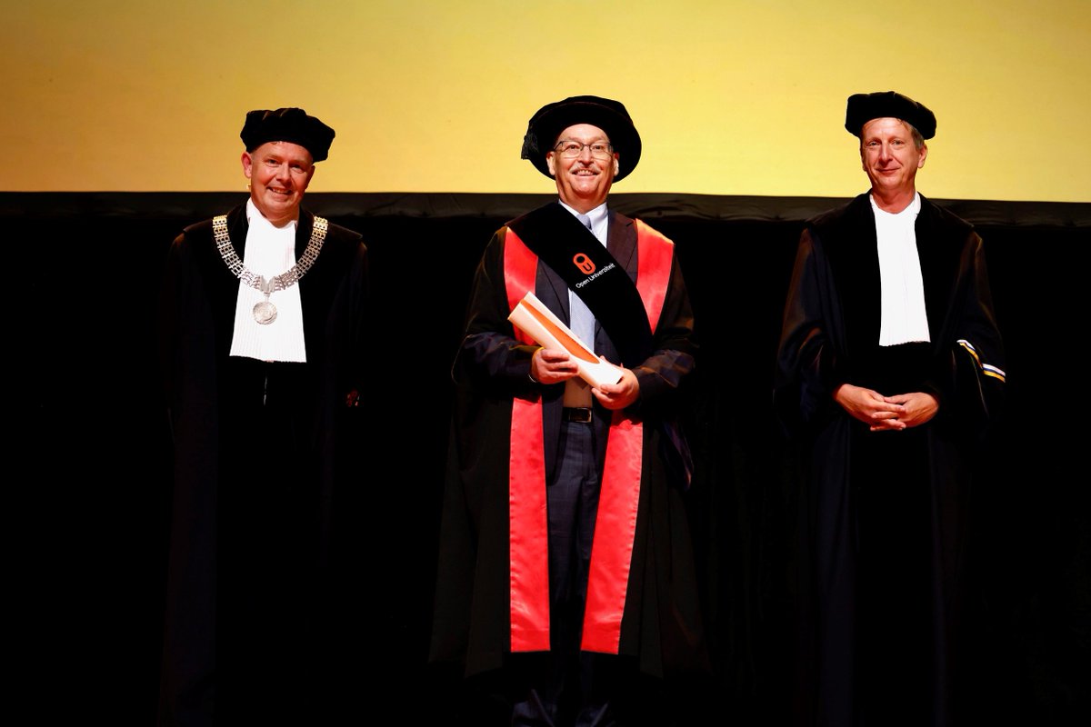 Open Universiteit (@ou_nederland) on Twitter photo Mark Brown, professor Digital Learning <a href="/DCU_IoE/">DCU Institute of Education</a> <a href="/DCU/">Dublin City University</a> receives a honorary doctorate <a href="/OU_Nederland/">Open Universiteit</a>. His wise words: ‘Our ideas about AI need to be shaped by our ideas about what constitutes a good education, a good citizen and a good society!’ Mark Brown, professor Digital Learning <a href="/DCU_IoE/">DCU Institute of Education</a> <a href="/DCU/">Dublin City University</a> receives a honorary doctorate <a href="/OU_Nederland/">Open Universiteit</a>. His wise words: ‘Our ideas about AI need to be shaped by our ideas about what constitutes a good education, a good citizen and a good society!’