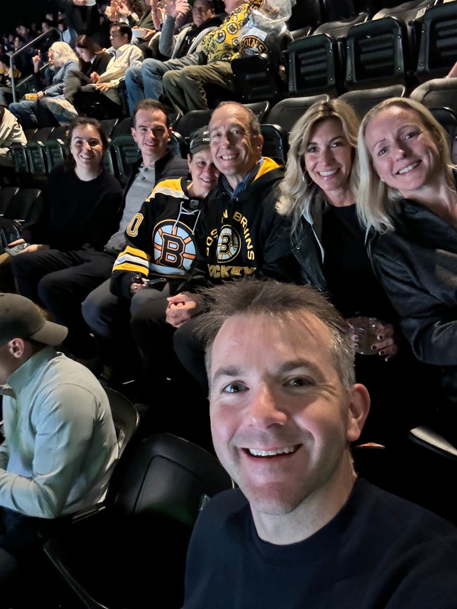 yet2com's tweet image. Some of the yet2 team are visiting the Waltham office this week, and the team had a blast at last night's Bruins game! 🙌🏒#bruins #teamouting #yet2team