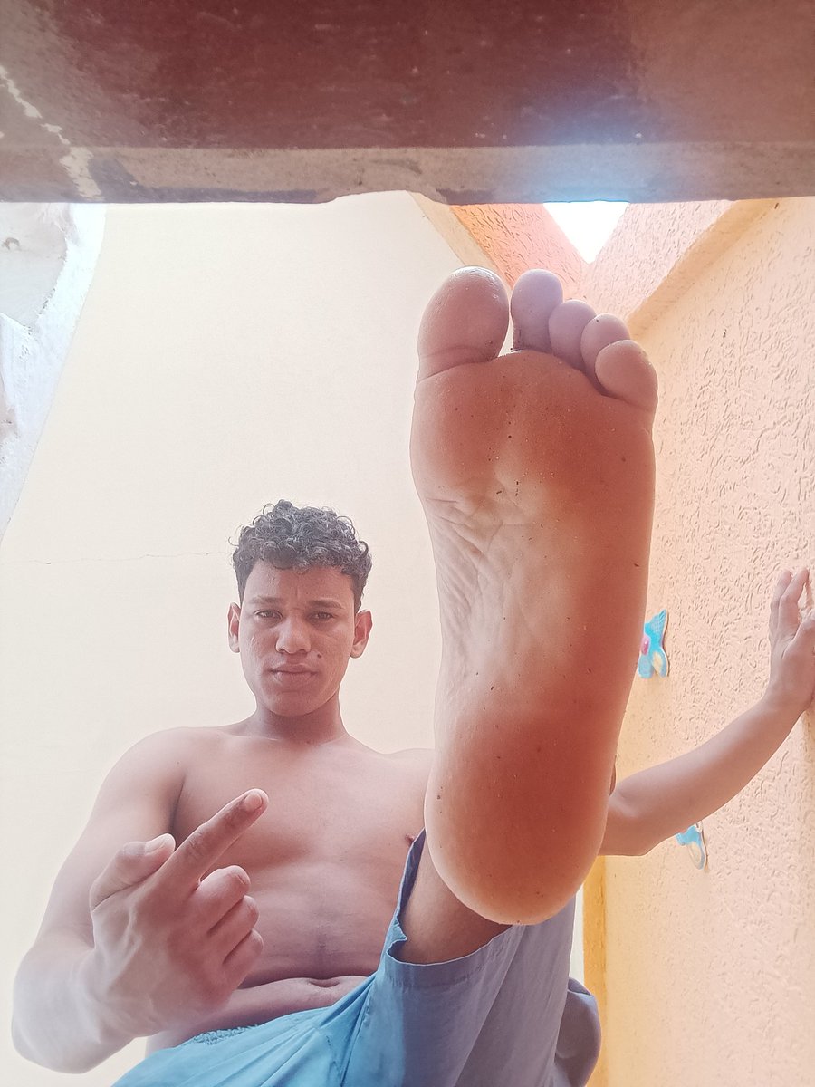 FeetMasterSmith's tweet image. Imagine My Feet Above You 😈
🦶🏿🦶🏿🦶🏿
😈😈😈
🤑🤑🤑

@MASTER_UPDATES @nick_gtwb @RT4Masters2 @rt_feet @findominfluence @MASTERS_PROMOS #feet #feetmale #master #cashslaves #findom #macrophile #fags #feetcrush #feetworshi̇p #feetlove
