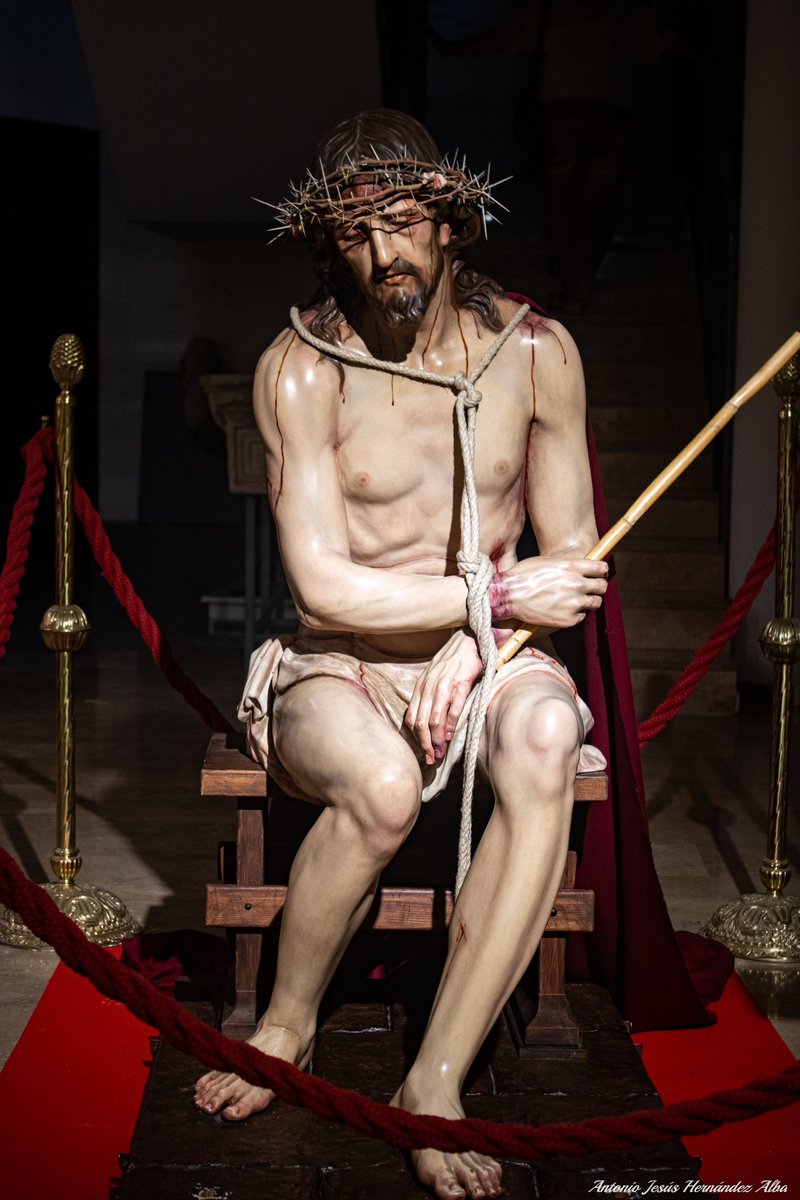 HermandadRoda's tweet photo. Nuestra imagen titular #JesúsCoronadoDeEspinas, de @fernandojaguado, captada por Antonio Jesús Hernández Alba y que ilustran su reportaje de la exposición #CORONATIO, organizada por @Nazareno_Cieza
#SomosNazarenos
#HermandadPenitencialJesúsCoronadoDeEspinasLaRoda https://t.co/zWWpw4ukg8