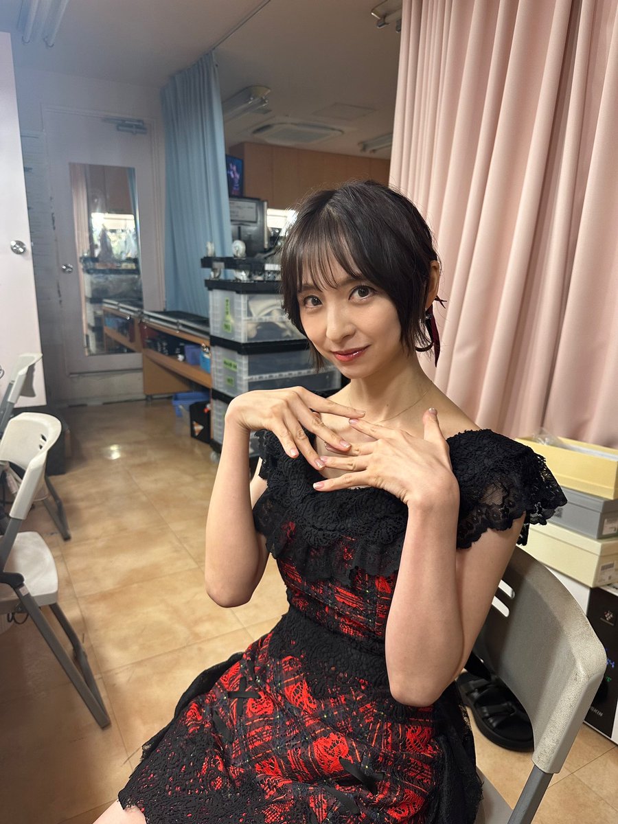 篠田麻里子ジッポライタ GzbjHenaIAAITT8.jpg