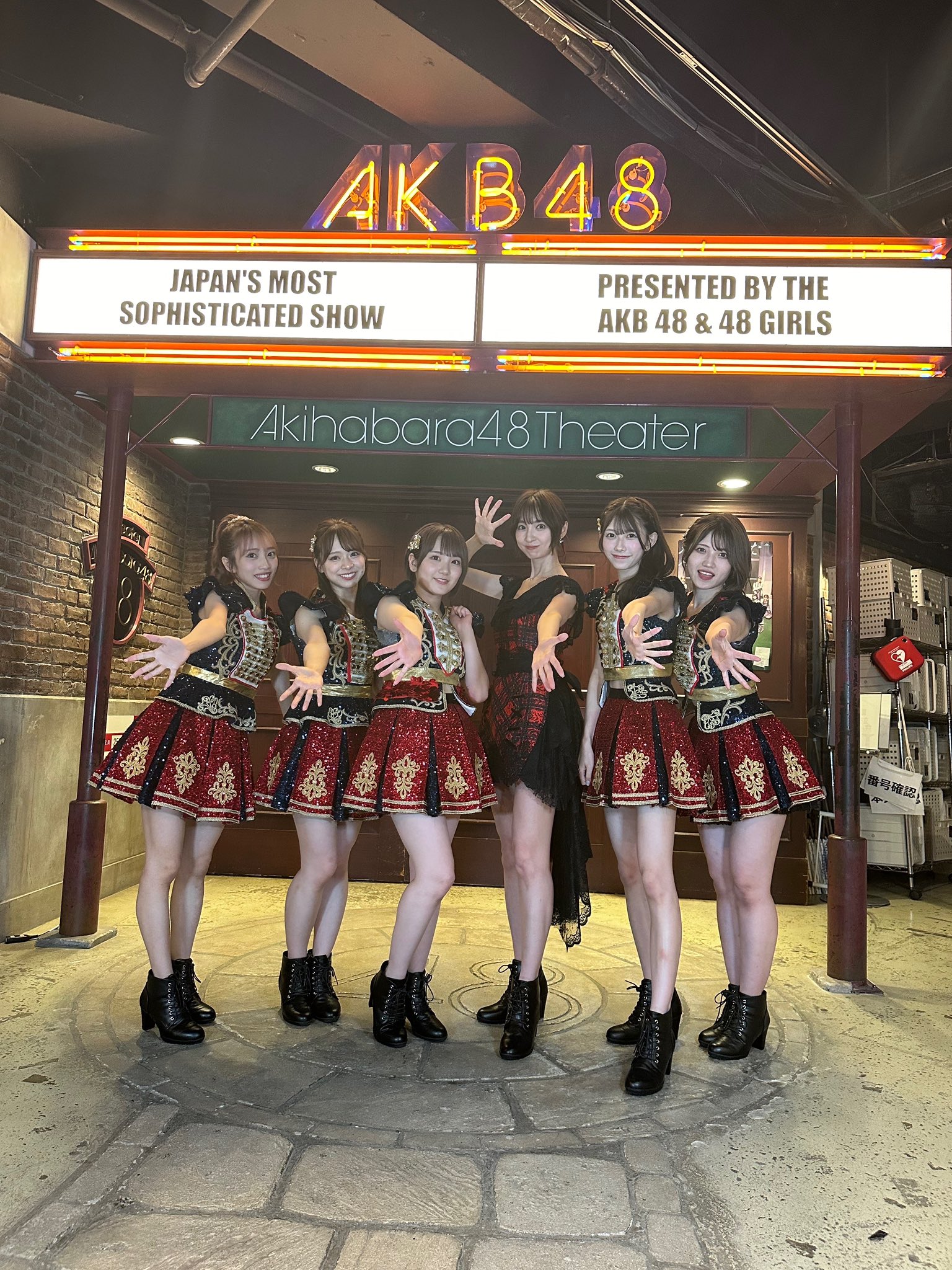 AKB48 篠田麻里子 B.L.T 2010 第二期内閣組閣BOOK コンプ AKB48 篠田麻里子 B.L.T 2010 第二期内閣組閣BOOK コンプ 駿河屋
