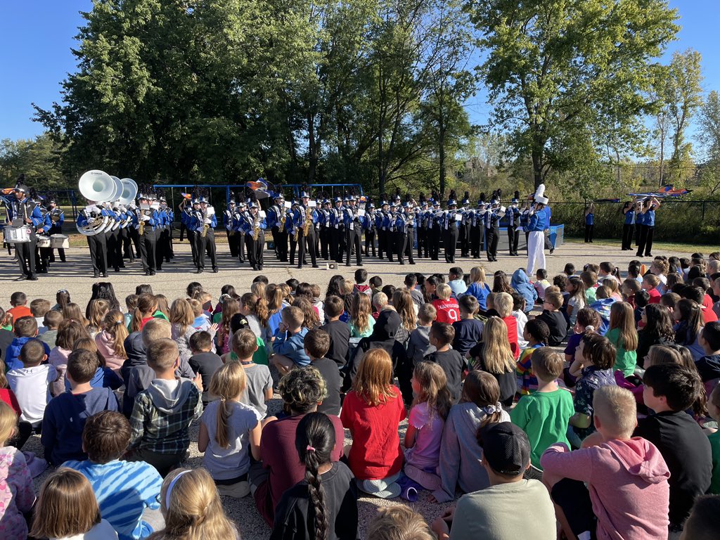 It’s always a great day when the <a href="/LZHSBand/">LZHS Band</a> visits Seth Paine! The weather was beautiful and students loved it. Thanks for the concert! 🎶🎵🎶🎵

#DragonPride #Empower95