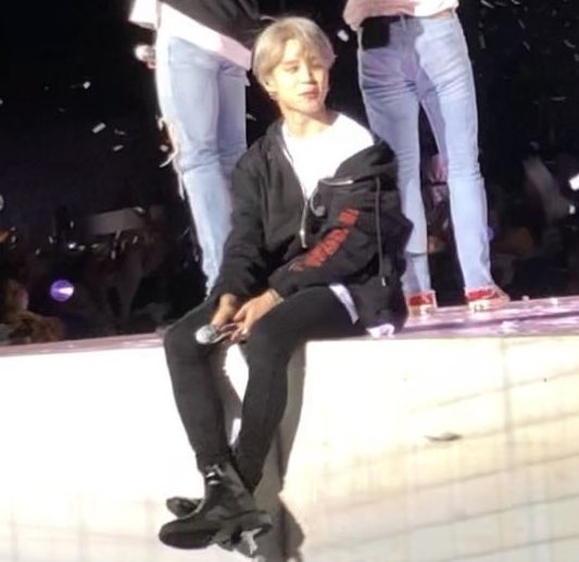 How do you look this good in 10 pixels??😭