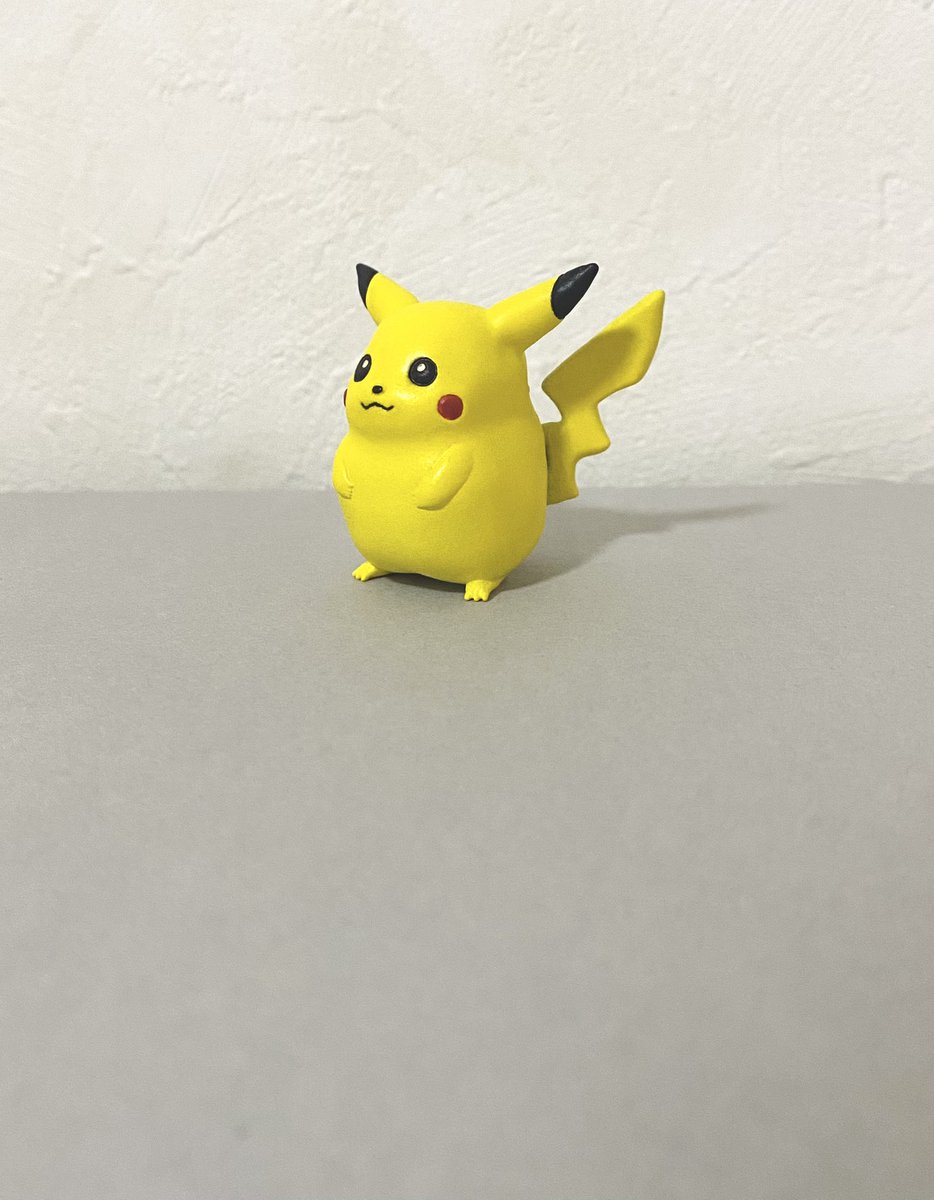 RpurfB65f6FWF4w's tweet photo. ピカチュウ完成。
普通のピカチュウを作ってもおもしろくないので初期ピカチュウにしました。
アップは厳しいので引きの写真です…。
#zbrushcore https://t.co/rcKklwY4jP