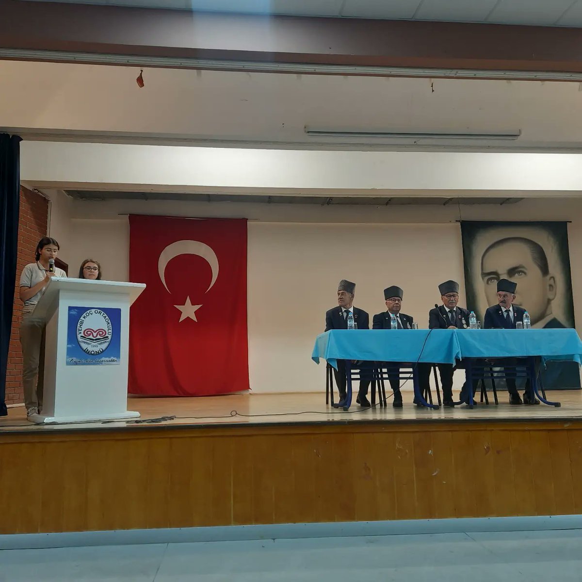 19 Eylül Gaziler Günü kapsamında okulumuzda Türkiye Muharip Gaziler Derneği Eskişehir Şubesi başkanı Ekrem Dumlu ve yönetim kurulu üyelerini misafir ettik ve kendileri ile söyleşi gerçekleştirdik. Değerli katılımları için saygıdeğer gazilerimize teşekkür ederiz.