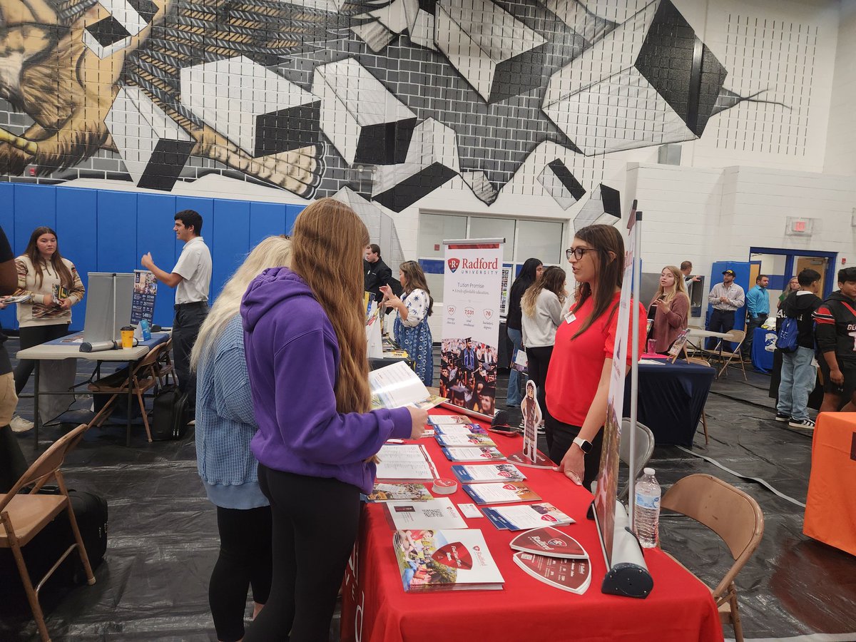 shs_guidedept's tweet photo. Thank you so much @FalconsCHS for hosting the College, Career, &amp; Military Fair. Our Strasburg Seniors and Juniors had a great time exploring their post secondary options! https://t.co/84bHTAY1sZ
