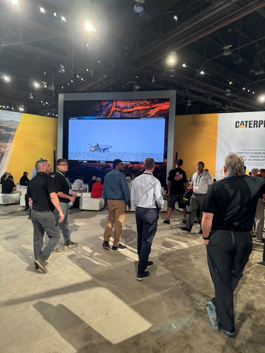 StateFire1's tweet photo. 🌍 Day 2 at the International Mining Expo! 🚀
It’s been amazing connecting with both well-known figures and familiar faces from the mining community. The networking opportunities here are fantastic! Excited to keep the conversations going! 💬✨ #TonyBeets https://t.co/2YjO0GGBCg