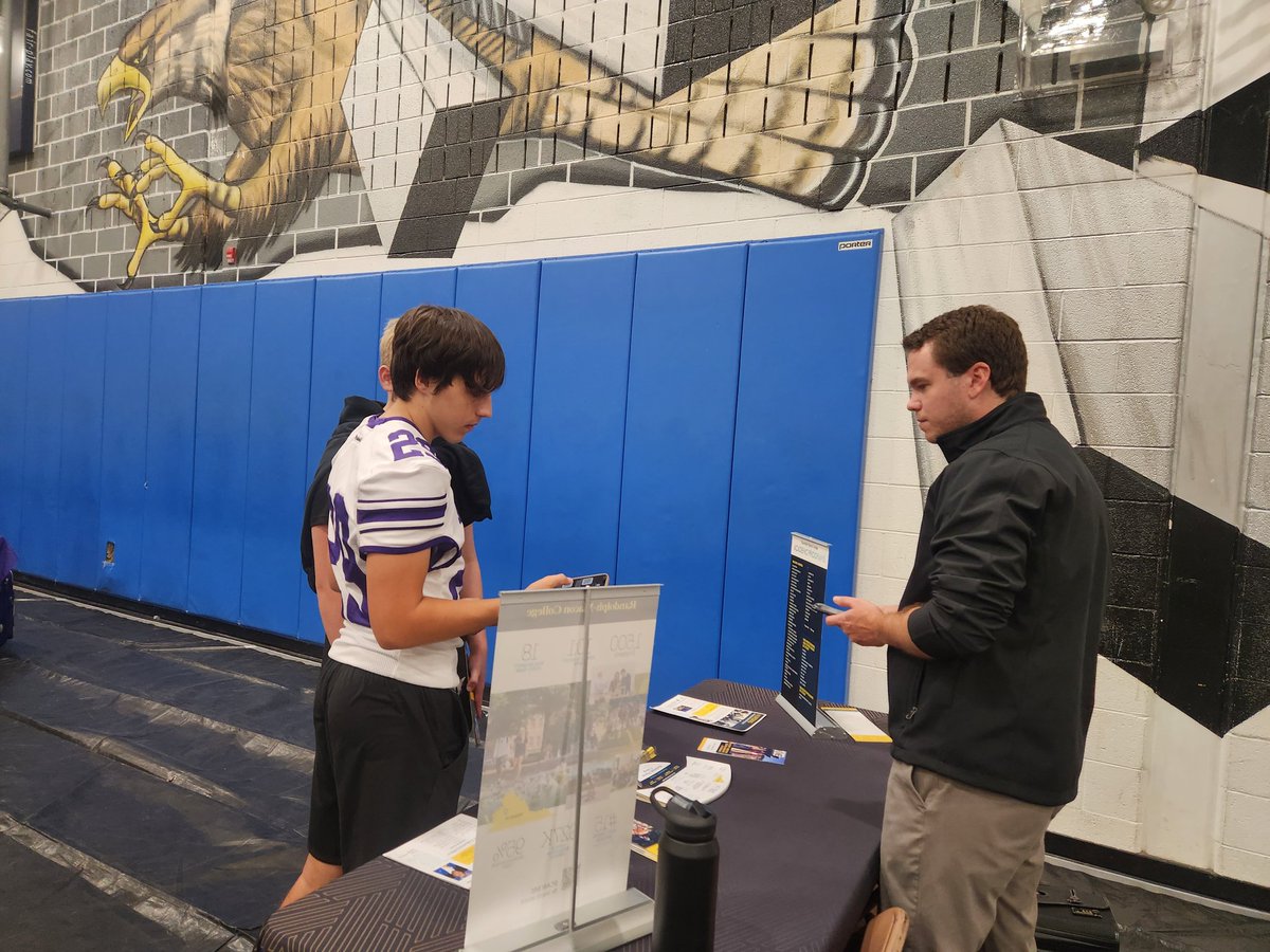 shs_guidedept's tweet photo. Thank you so much @FalconsCHS for hosting the College, Career, &amp; Military Fair. Our Strasburg Seniors and Juniors had a great time exploring their post secondary options! https://t.co/SYDgCv7lc7
