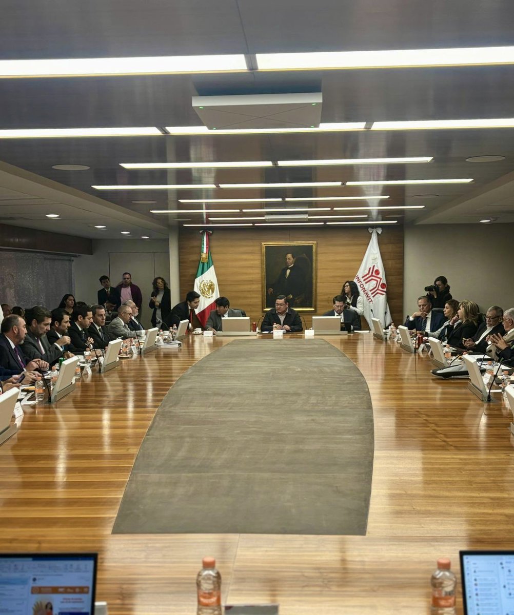 Tuve el honor de presidir la última sesión del Consejo de Administración del Infonavit de esta administración. Me siento muy orgulloso y reconocido por los resultados alcanzados. Especialmente valoro el excelente desempeño de <a href="/carlosmartinezv/">Carlos Martínez Velázquez 🏳️‍🌈</a> y todo su equipo.