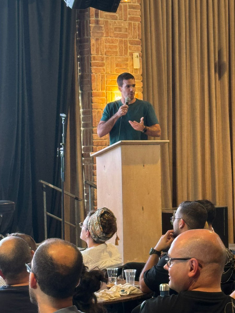 lab_asher's tweet image. We had an amazing day filled with insightful lectures, delicious food, and exceptional wine. The lecture topics ranged from protein science, cancer research, and membrane biology, with our very own Saar Ezagouri delivering an excellent presentation on circadian clock resetting!