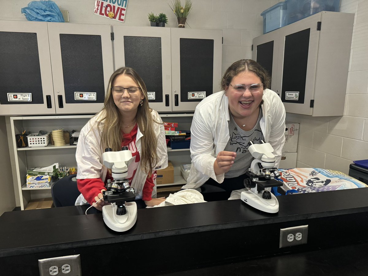 StrokotterWSMS's tweet photo. Medical Detectives sharing their disease knowledge and treatment plans!  Such smart MD’s! 
@WSMSwolves #WeAreWentzville https://t.co/XoEXkhsLa5